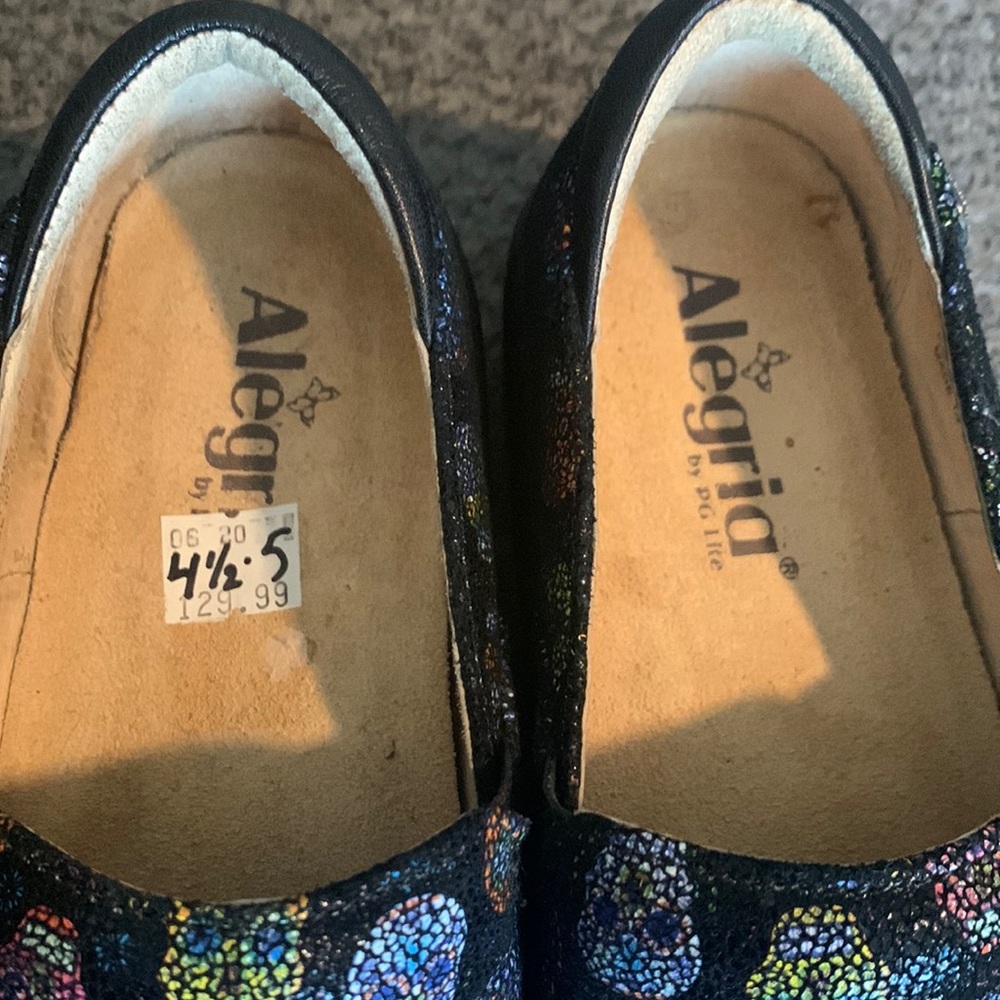 Clogs - Picture 2 of 3